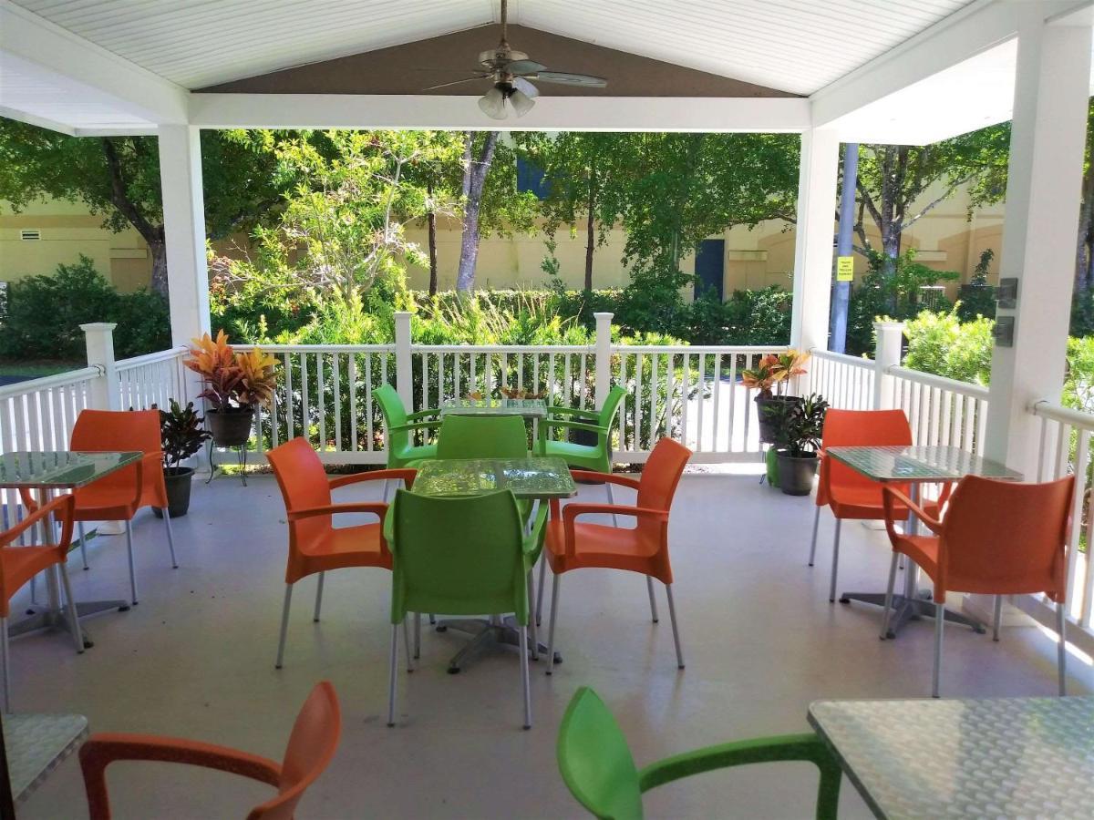 Quality Suites Fort Myers Airport I-75 Экстерьер фото