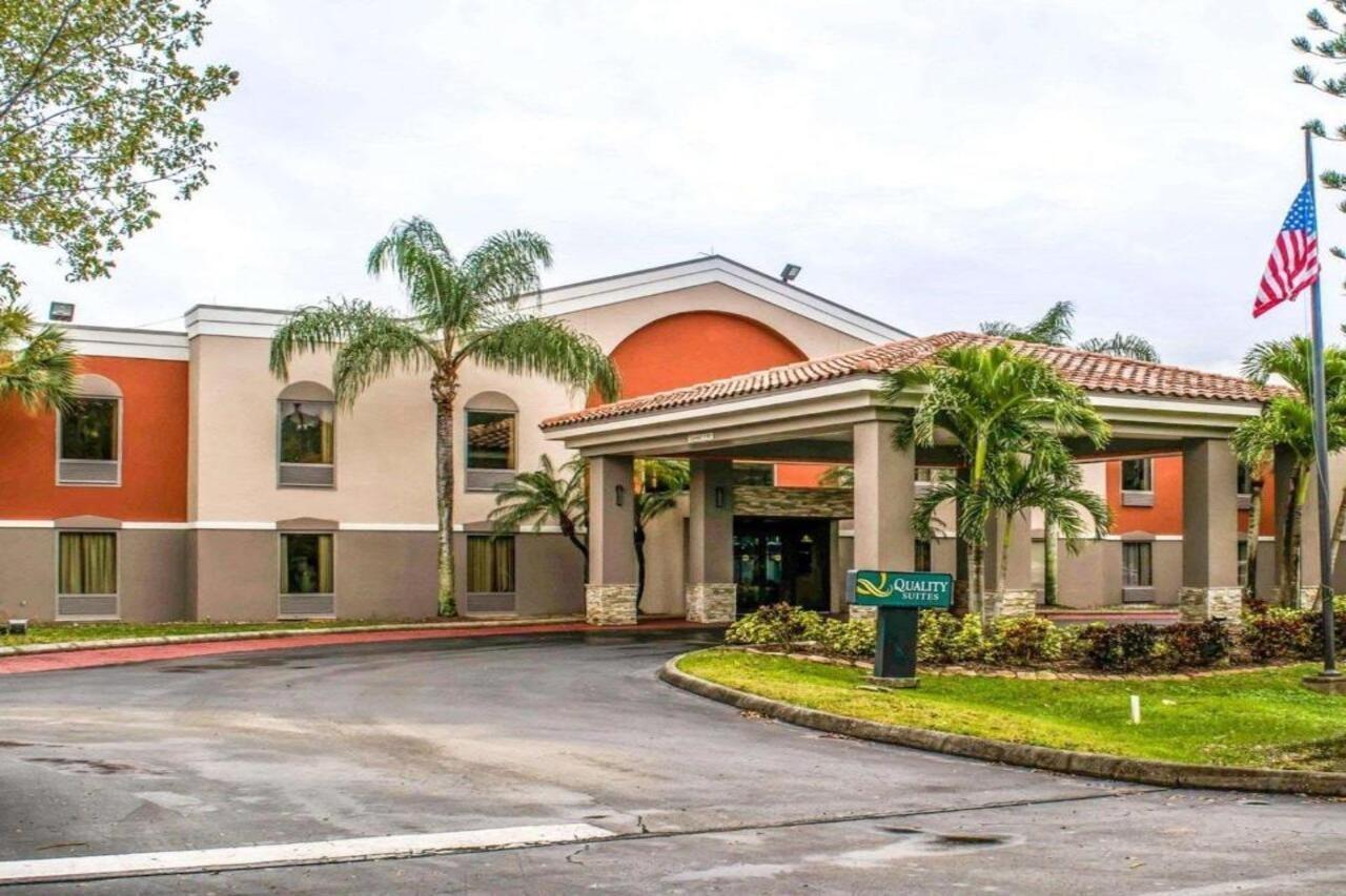 Quality Suites Fort Myers Airport I-75 Экстерьер фото