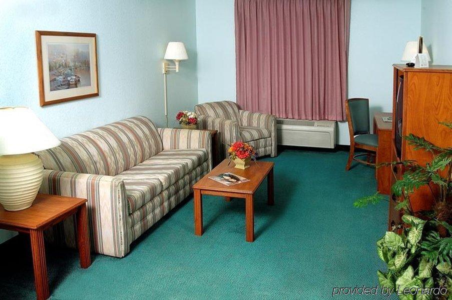 Quality Suites Fort Myers Airport I-75 Экстерьер фото
